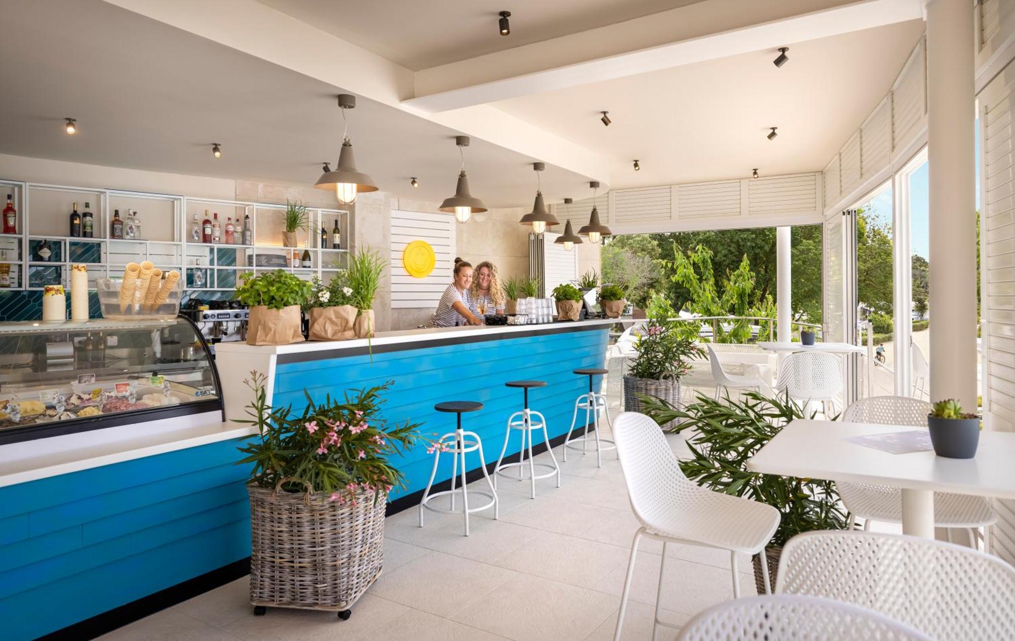 Maistra Camping Vestar Mobile Homes Rovinj Exteriér fotografie The Beach Club