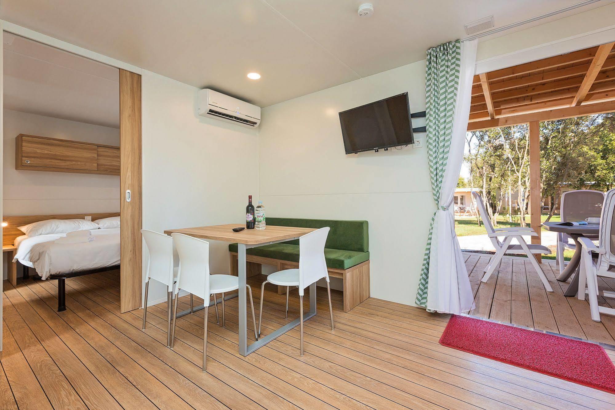 Maistra Camping Vestar Mobile Homes Rovinj Exteriér fotografie Interior of a mobile home
