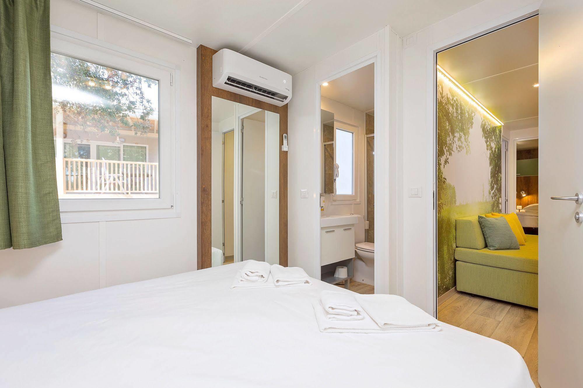 Maistra Camping Vestar Mobile Homes Rovinj Exteriér fotografie A room at the hotel