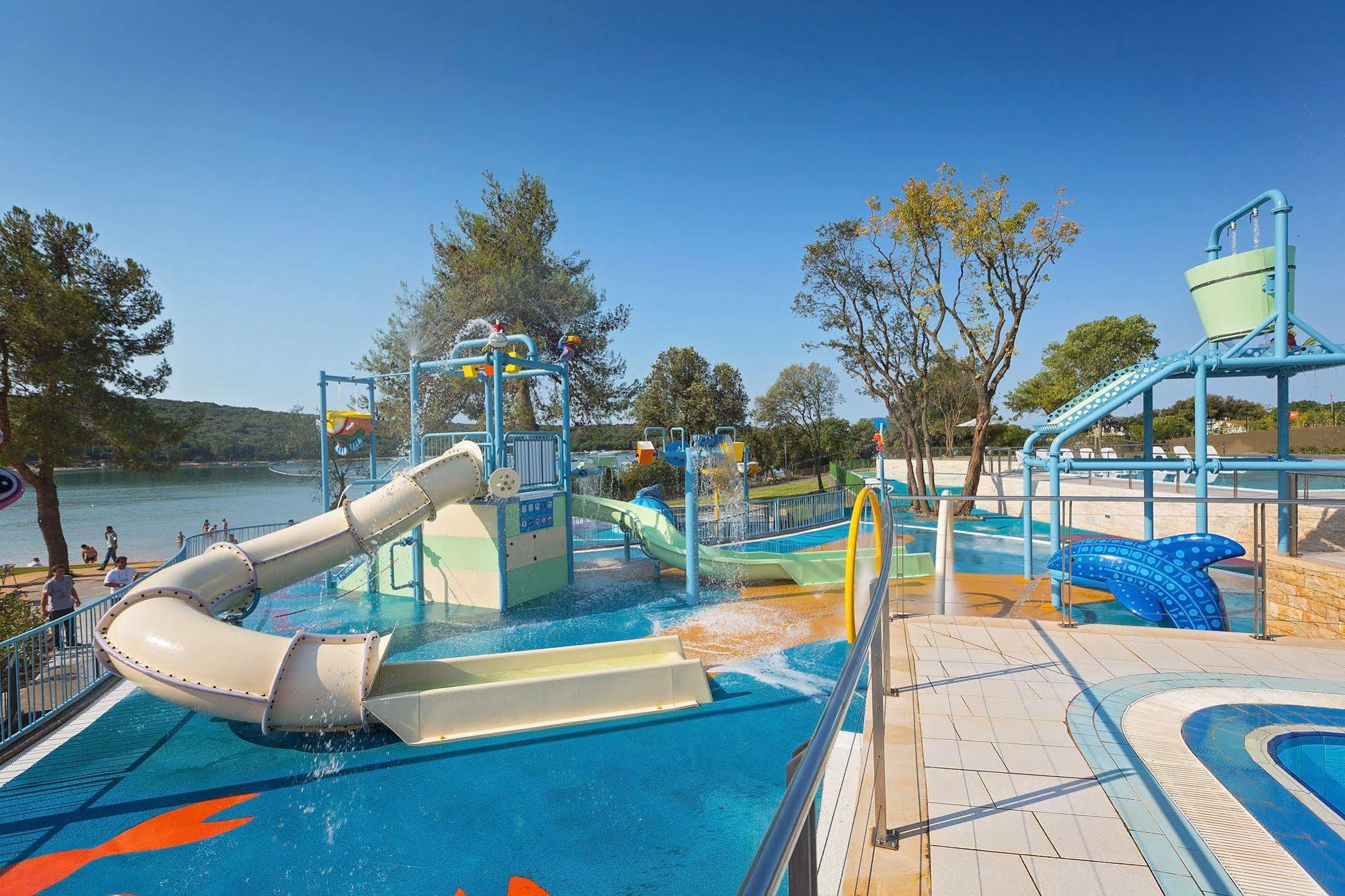 Maistra Camping Vestar Mobile Homes Rovinj Exteriér fotografie The water park at Lake Illawarra