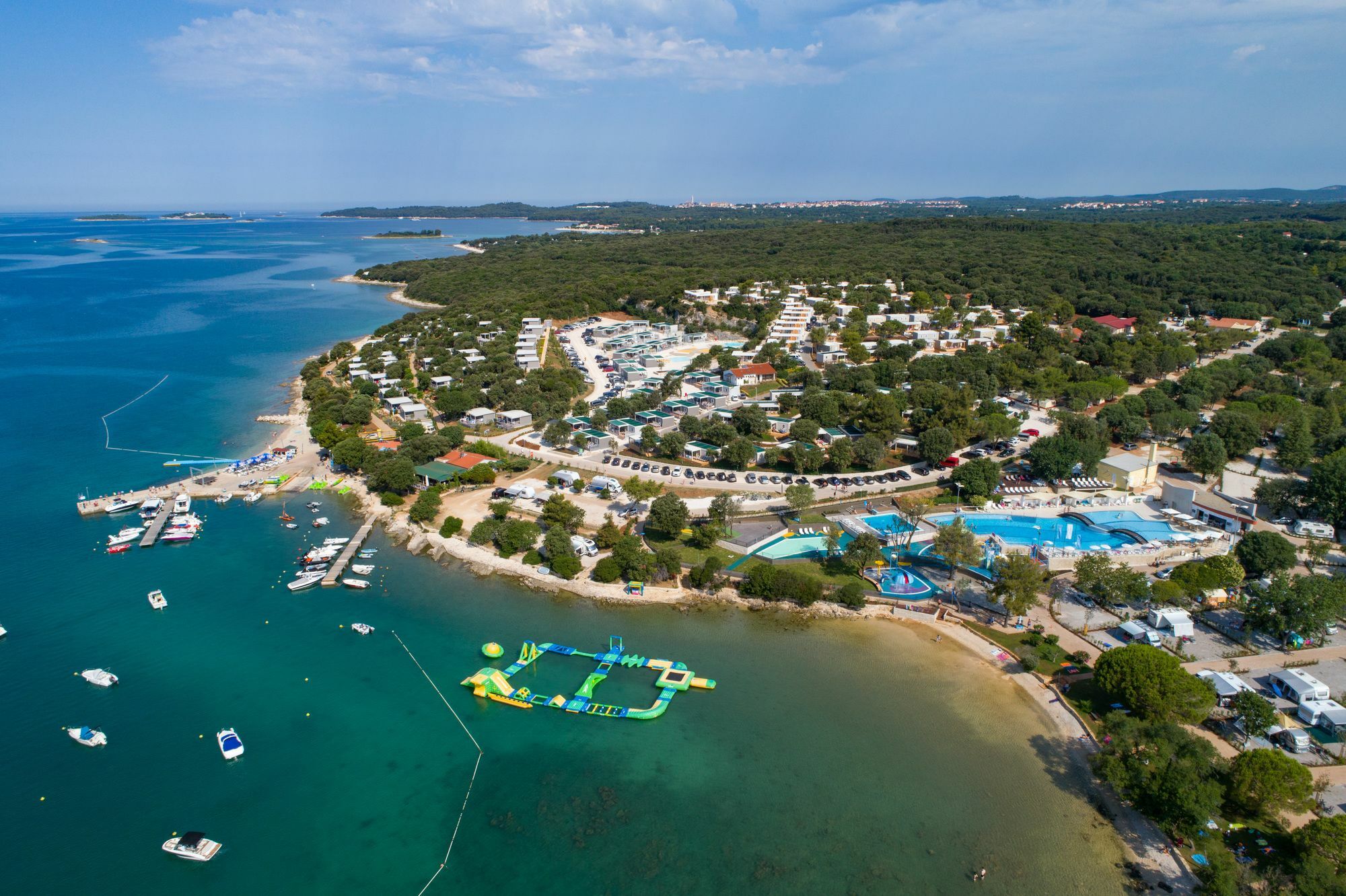 Maistra Camping Vestar Mobile Homes Rovinj Exteriér fotografie Aerial view of the resort