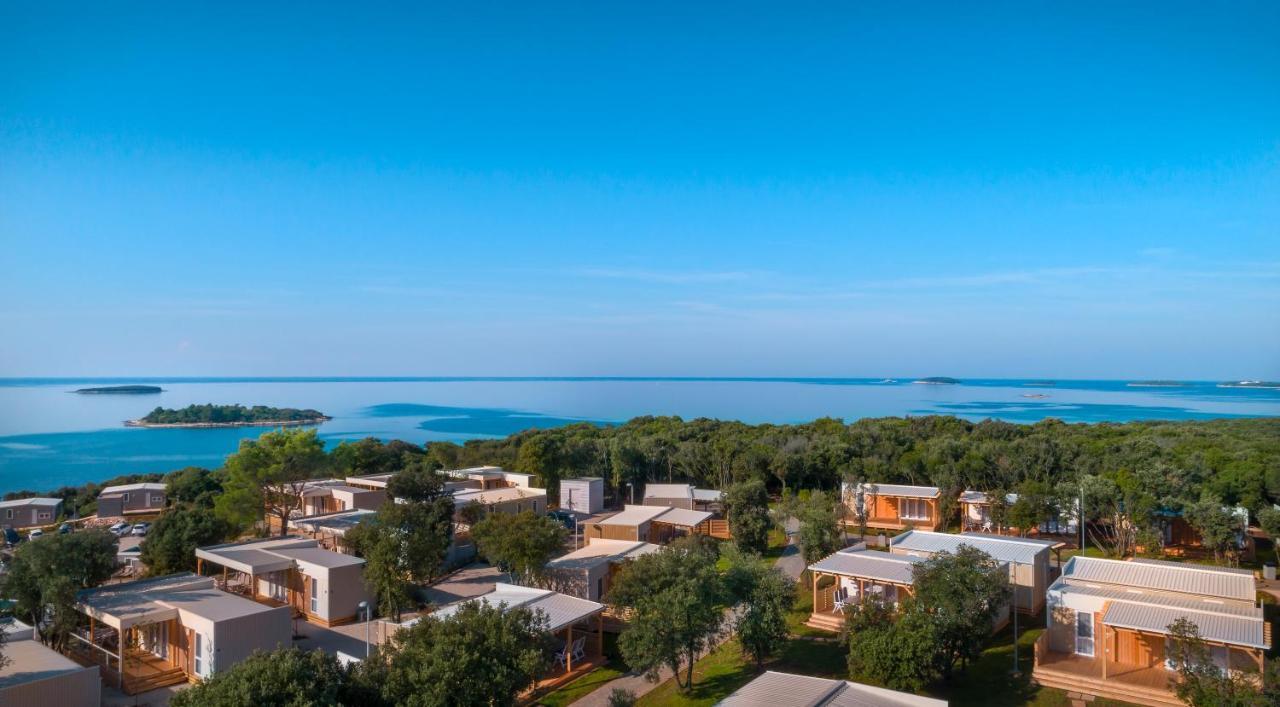 Maistra Camping Vestar Mobile Homes Rovinj Exteriér fotografie View of the resort